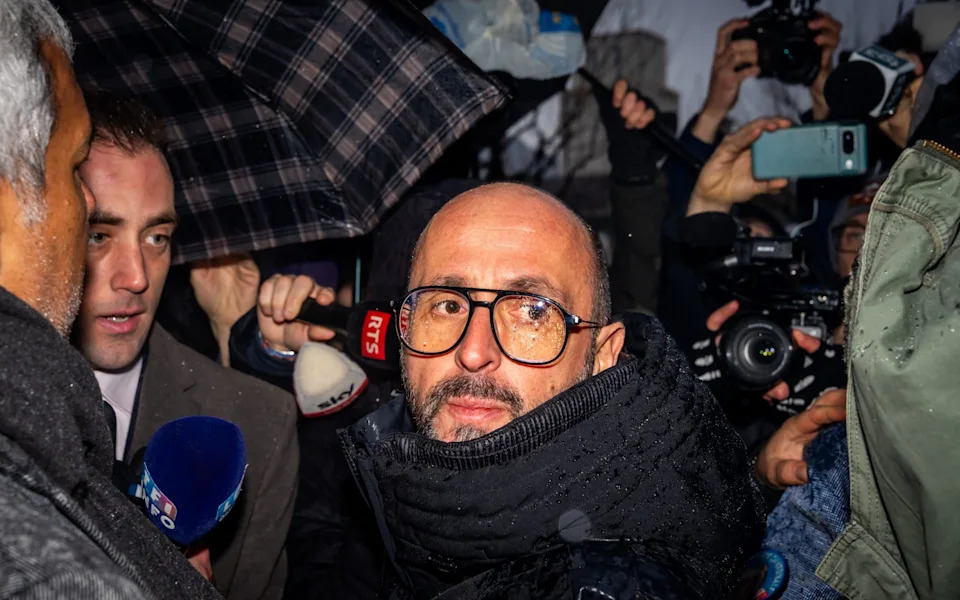 Porodice Žrtava Suočile Se s Vlasnicima Le Constellation: „Ubili Ste Mog Brata“ — 41 Poginulih, 115 Povređenih