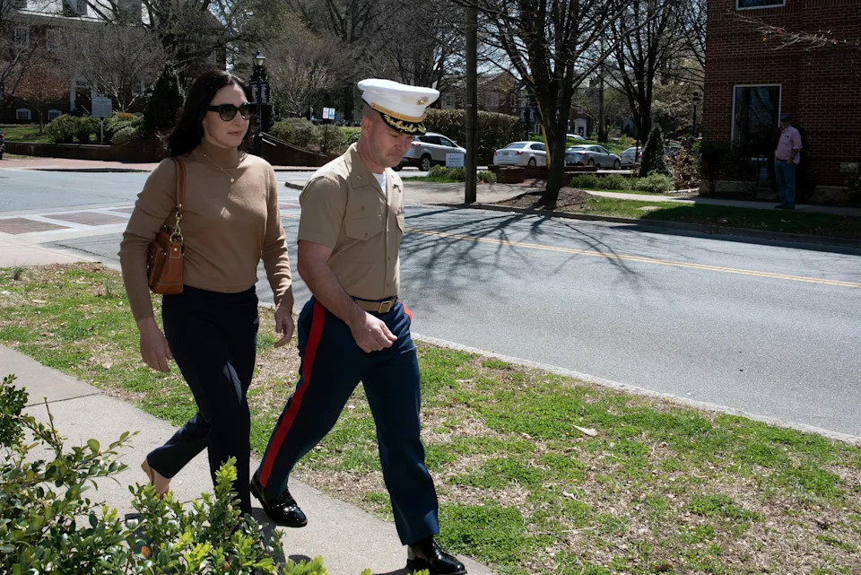 Vrhovni sud Virdžinije potvrdio usvojenje afganistanske devojčice koje su sproveli Joshua i Stephanie Mast; disidentni sudije upozoravaju na ozbiljne propuste