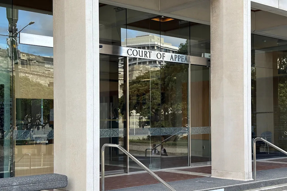 Utišano Suđenje Brentonu Tarrantu: Kako Novi Zeland Sprečava Širenje Njegovih Rasističkih Poruka