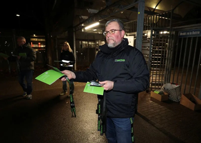 Krajnja Desnica Na Kapiji Fabrike: AfD I Zentrum Ciljaju Radnike Automobilske Industrije