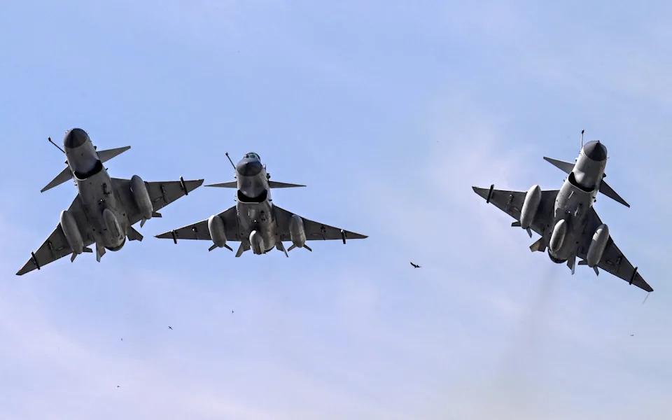 Indija Odobrila Paket Naoružanja Vredan 30 Milijardi Funti — Zaokret Ka SAD I Francuskoj