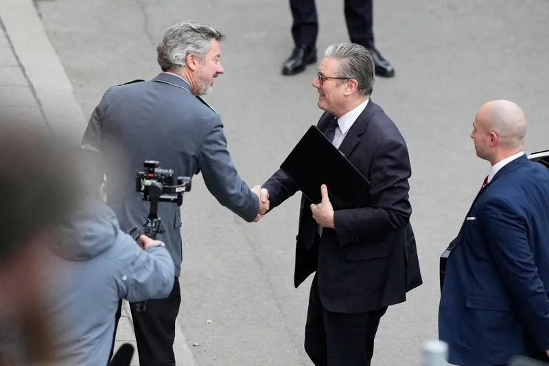 Starmer Poziva Na Blisku Saradnju Sa Evropom U Odbrani: 