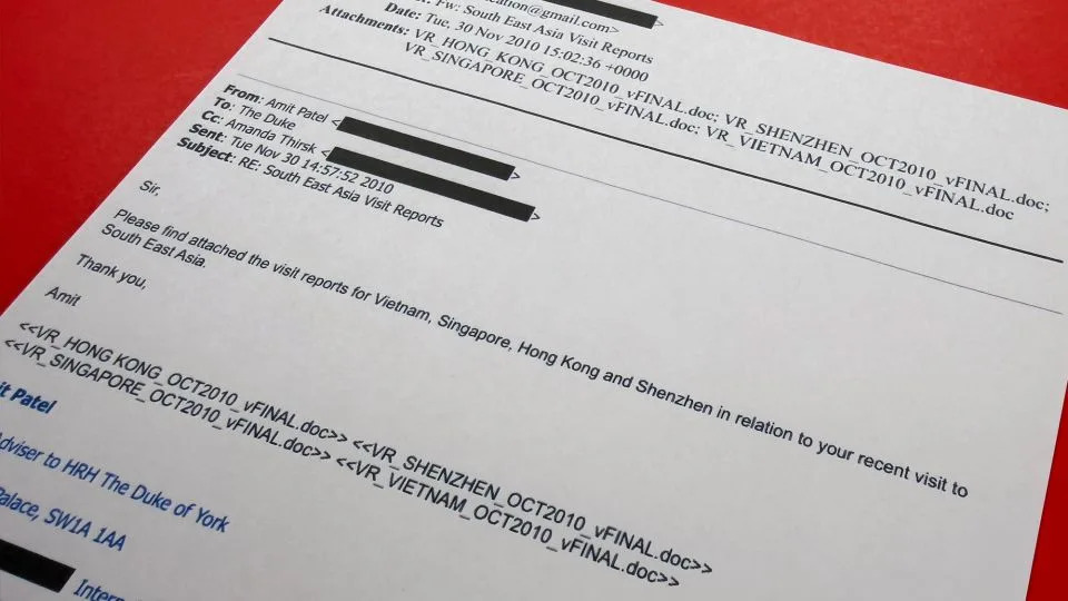 Princeze Beatrice i Eugenie Pod Pritiskom Nakon Nove Serije 'Epstein' Dokumenata