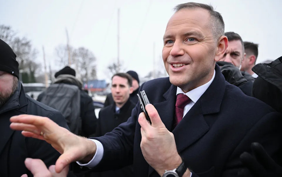 Poljska Poziva Na Razvoj Nuklearnog Oružja — Predsednik Nawrocki Predlaže 