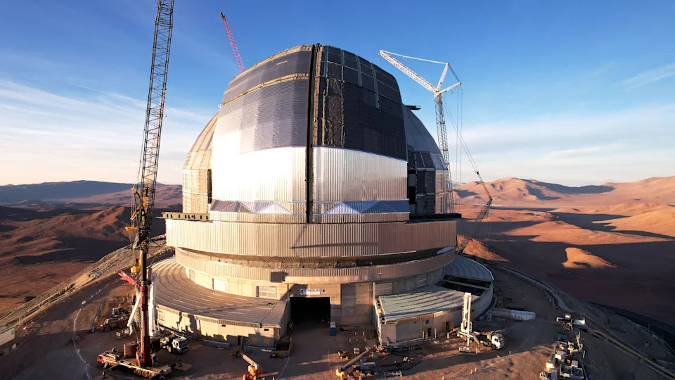 ELT dobija ogromnu metalnu kupolu — 39-m primarno zrcalo uskoro će dobiti dom