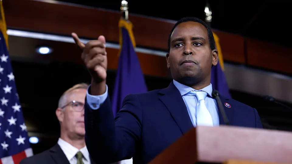 Shutdown Lets DHS Seek Reinstatement Of Seven-Day Notice, Blocking Surprise Congressional Visits To ICE Centers