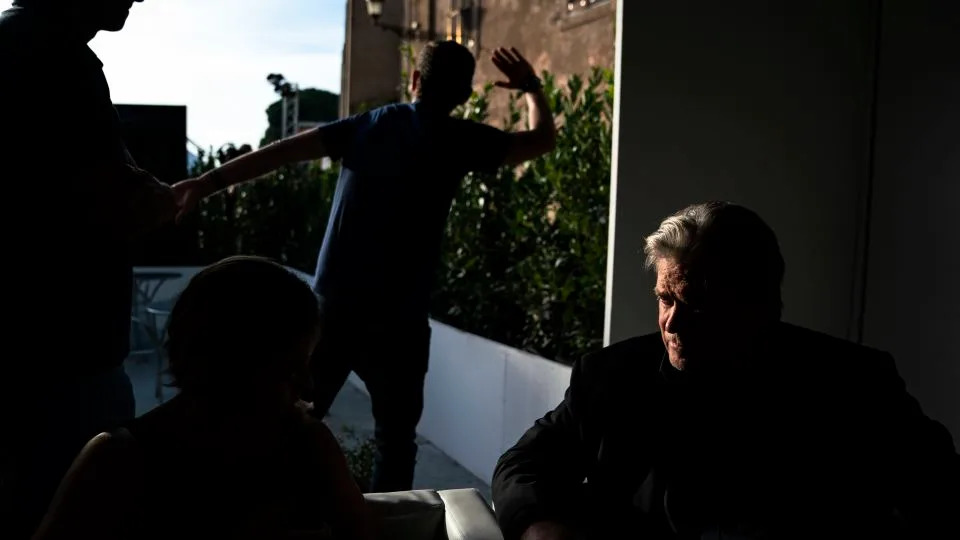 DOJ Dokumenti Pokazuju: Steve Bannon Je 2019. Tražio Pomoć Jeffreya Epsteina Da 'Sruši' Papu Franja