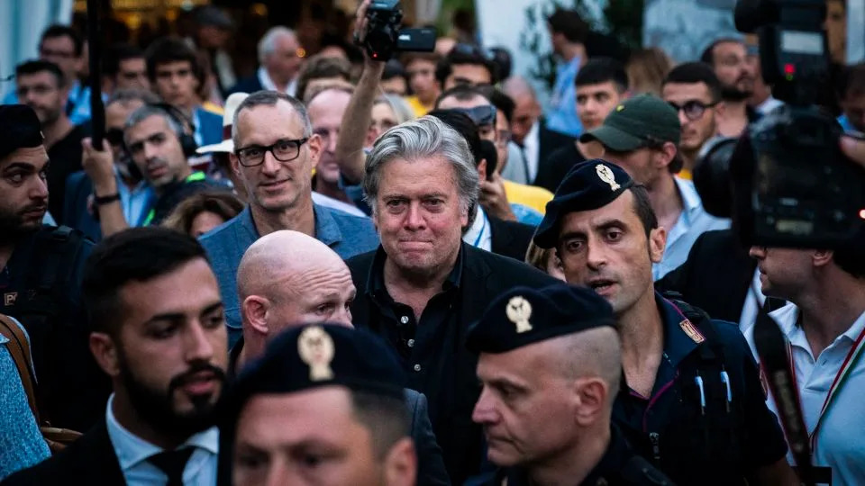 DOJ Dokumenti Pokazuju: Steve Bannon Je 2019. Tražio Pomoć Jeffreya Epsteina Da 'Sruši' Papu Franja
