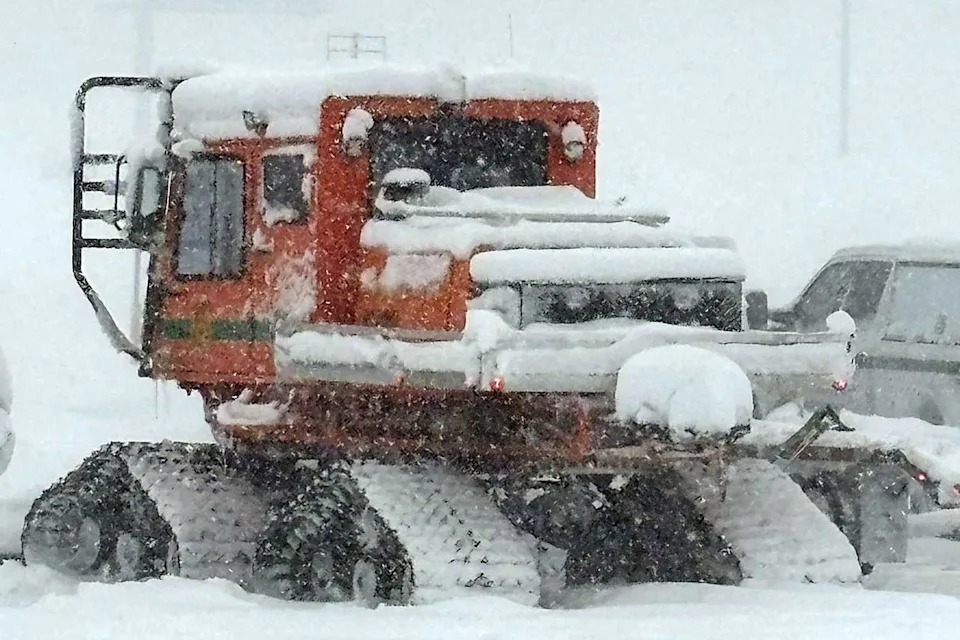 Avalanche Near Lake Tahoe: 10 Skiers Missing, 6 Survivors Shelter as Rescue Continues