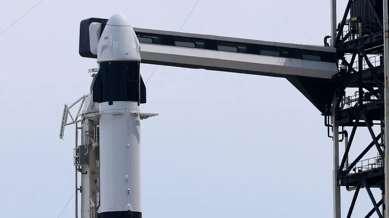Zašto je SpaceX Privremeno Prekinuo Lansiranja Sa LC‑39A — Šta Sleduje za Falcon Heavy i Starship