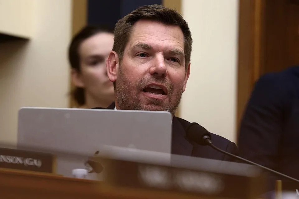 Wave Of Threats Against U.S. Public Officials Spurs Record Federal Prosecutions And Security Alarm
