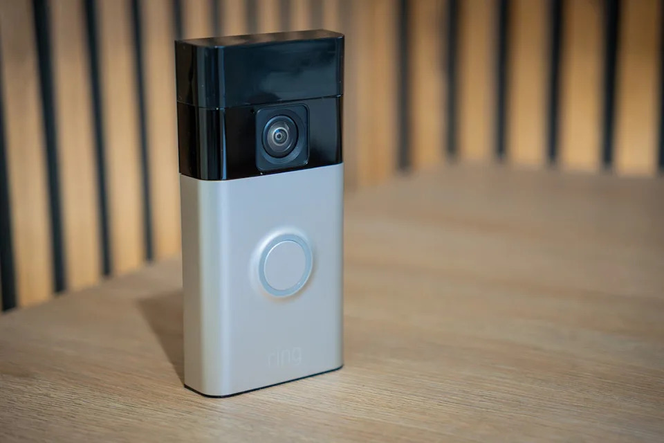 Procurio mejl: CEO Ring-a spominje slučaj Charlieja Kirka dok najavljuje širenje funkcije „Search Party”