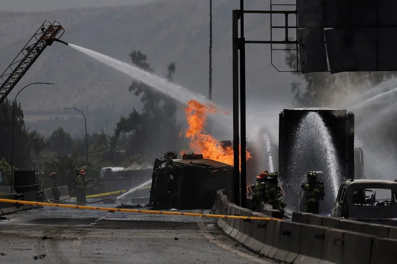 Liquid Gas Truck Overturns and Explodes in Santiago, Killing Four and Injuring 17