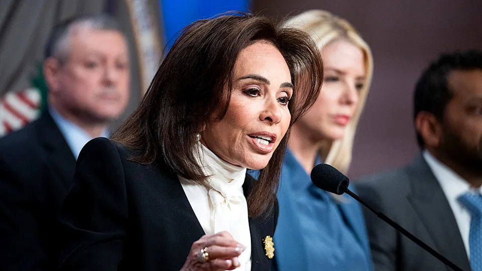 Federal D.C. Crackdown Tops 10,000 Arrests, 1,036 Guns Seized — DOJ Says ‘Era Of Unchecked Violence Is Over’