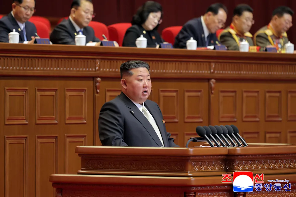 Kim Jong Un Hvali 'Nepovratan' Napredak i Jača Regionalni Položaj Na Kongresu Partije