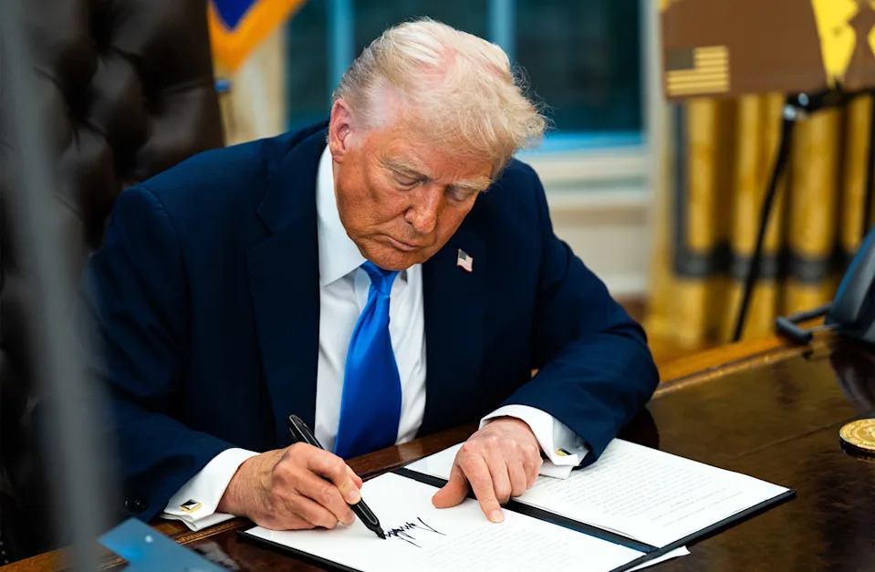 Can Trump PardON Himself And His Entire Cabinet At The End Of His Term? What The Law Actually Says