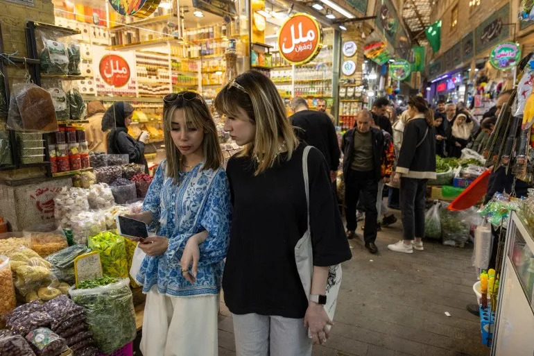 Ponovno Otvaranje Kampusa: Hiljade Studenata Protestuju na Iranskim Univerzitetima, Sukobi Sa Basijom i Bezbednosnim Snagama