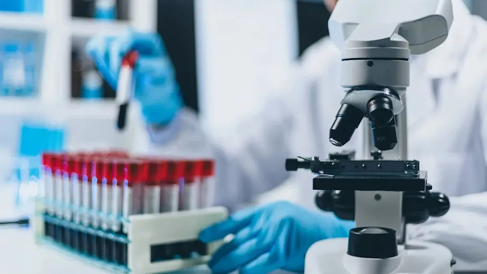 Skriveni virus u crevnoj bakteriji povezan s dvostruko većim rizikom od raka debelog creva, pokazuje studija