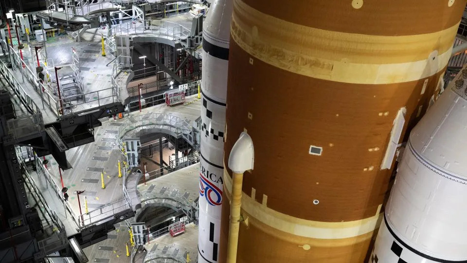 NASA Vraća SLS U VAB; Lansiranje Artemis II Pomereno Najranije Za April