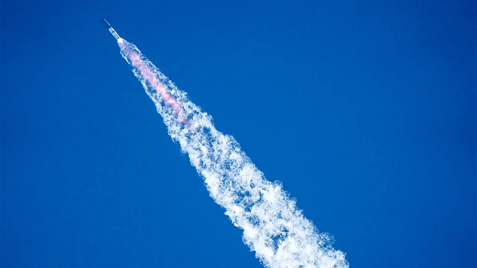 Kina i SpaceX U Trci Za Svemirske AI Podatkovne Centre: Ko Će Kontrolisati Energetski Oblak Iznad Zemlje?