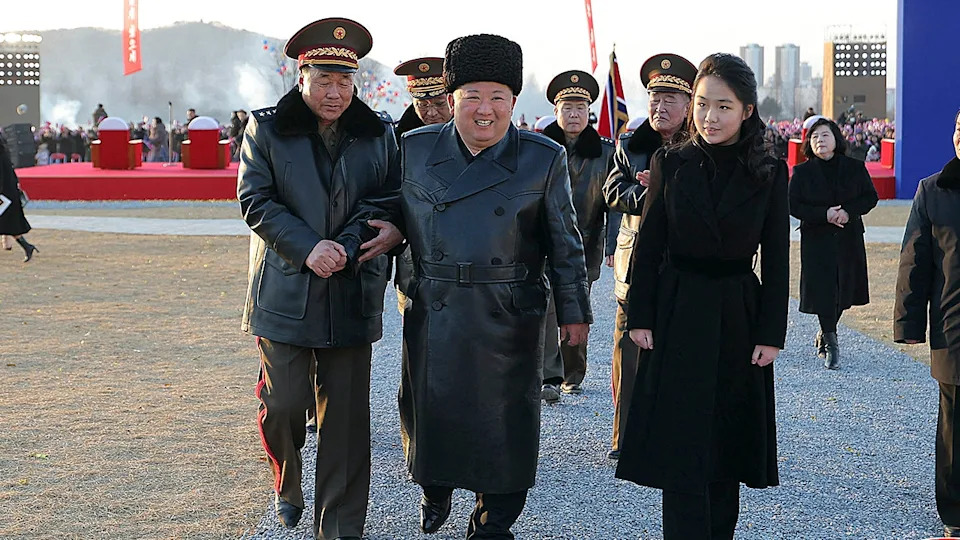 Kim Jong Un Navodno Postavio Tinejdž Ćerku Za „Generalku Raketa“ U Okviru Nuklearnog Programa
