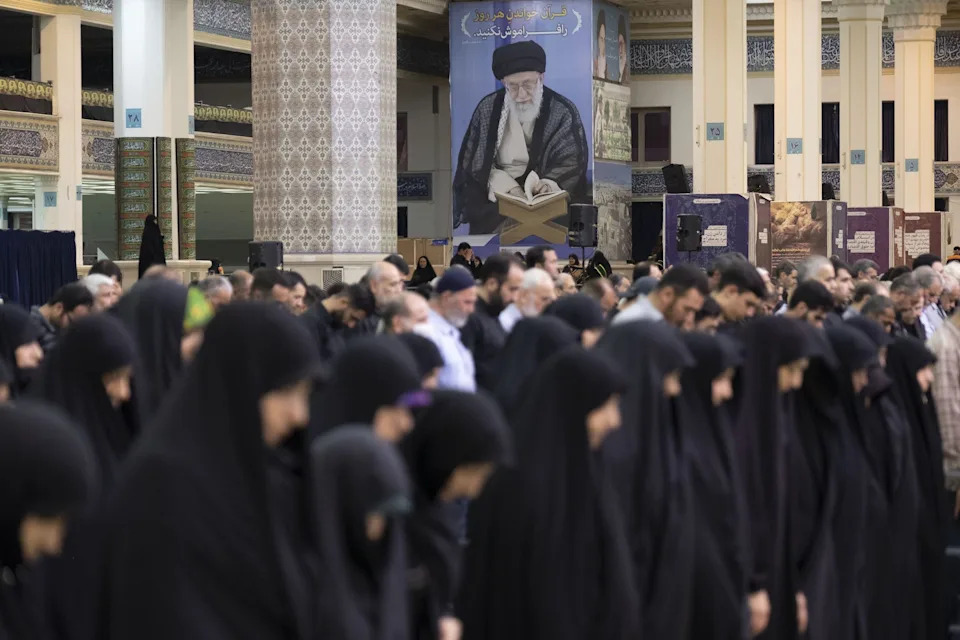 Izveštaj: Kancelarija Hamneija Funkcioniše Kao „Država u Državi“ — Jezgro Od Oko 4.000 Ljudi