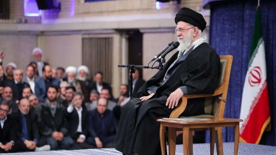 Trampove opcije prema Iranu: Veliko vojno pojačanje, ali mogućnosti se brzo sužavaju