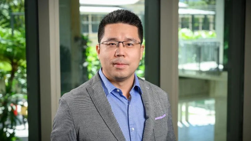 Kvantni „ispravljač“: Kako tanak listić Bi2Te3 menja AC u DC i obrće smer pri ~230 K