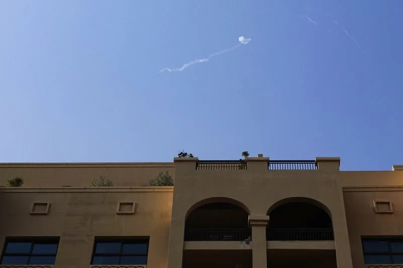 Krhotine presretnutog drona oštetile Etihad Towers u Abu Dabiju; udari se šire Zalivom