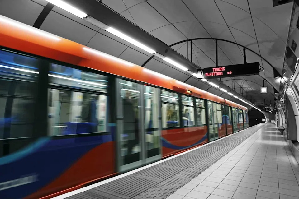 Komarac iz Londonskog Metroa: Mit Srušen — Poreklo U Sredozemlju Pre 1.000+ Godina