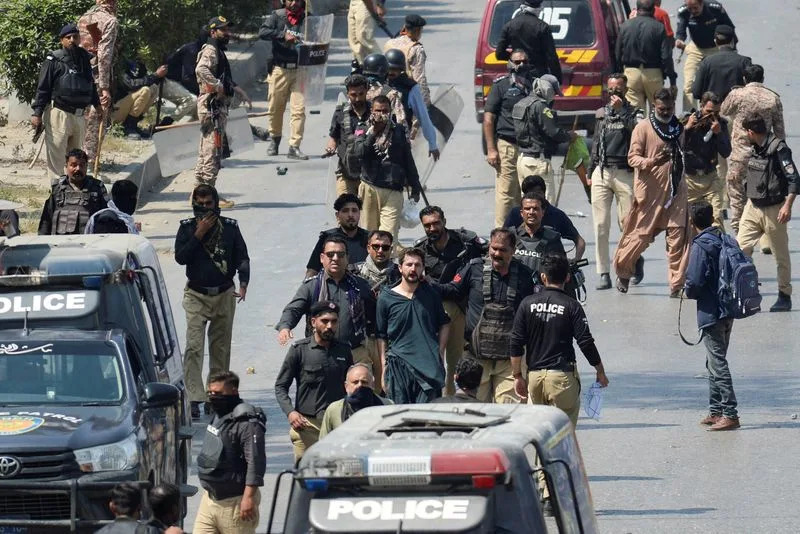 Neredi i proslave posle udara na Iran — najmanje 23 poginula u Pakistanu