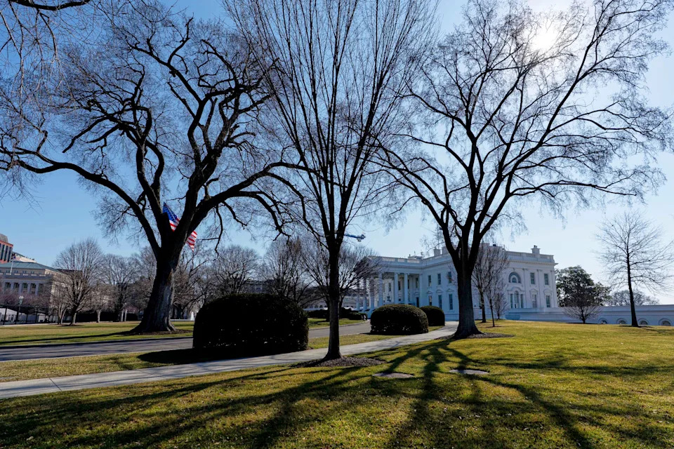 AP: Obaveštajni Podaci Nisu Ukazivali Na Iranski Preemptivni Napad Pre Američko-Izraelske Operacije