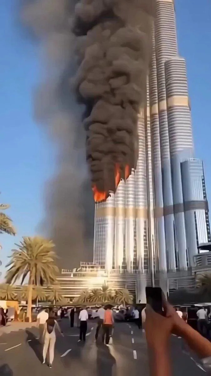 Provera činjenica: Lažan AI-snimak prikazuje Burj Khalifu u plamenu — neboder nije pogođen