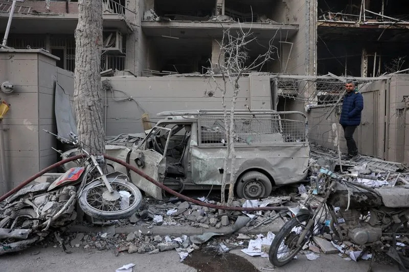 Sukob se širi: Izrael i SAD gađali Iran — nafta prešla $83, berze u padu