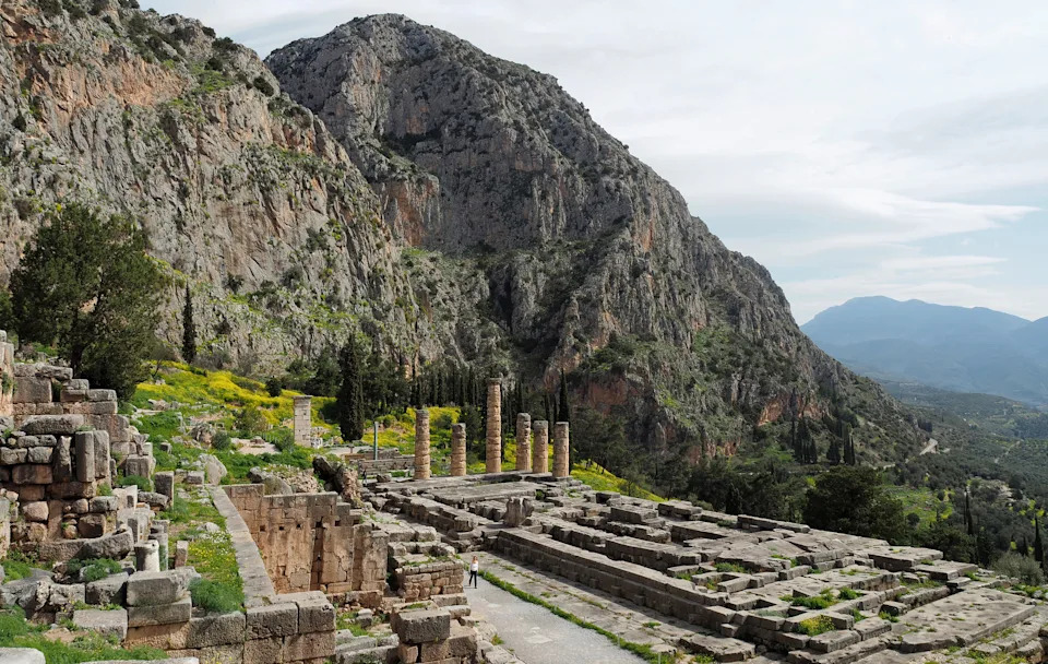 Tajna Pitije: Kako su zemljani gasovi mogli da izazovu trans proročice iz Delfa