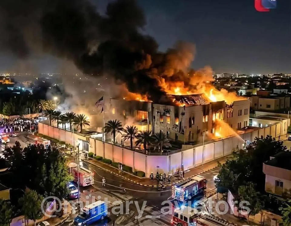 Provera: Viralna fotografija ambasade SAD u Rijadu u plamenu je laž — slika 99,7% AI-generisana