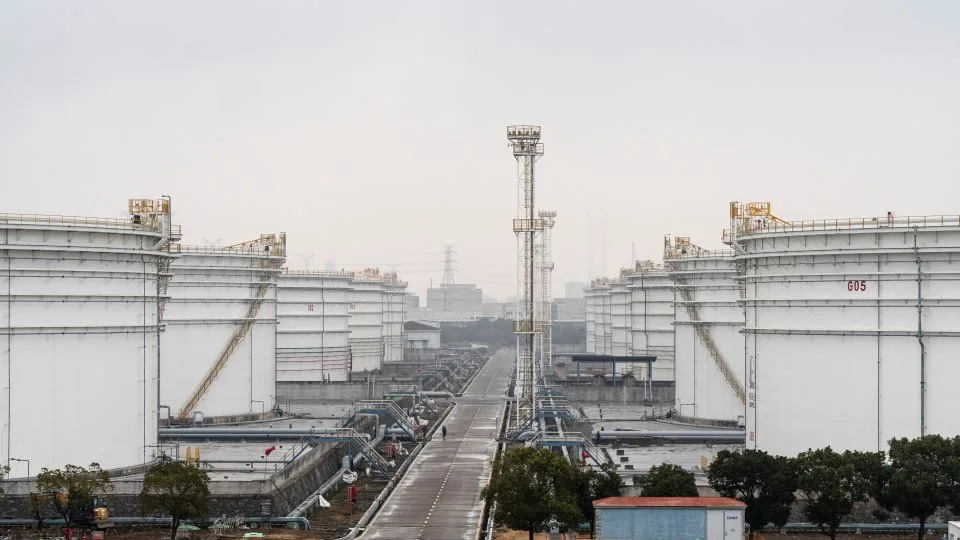 SAD Navodno Uklonile Dva Lidera Bliska Pekingu — Zašto Peking Ne Reaguje Oštrije?