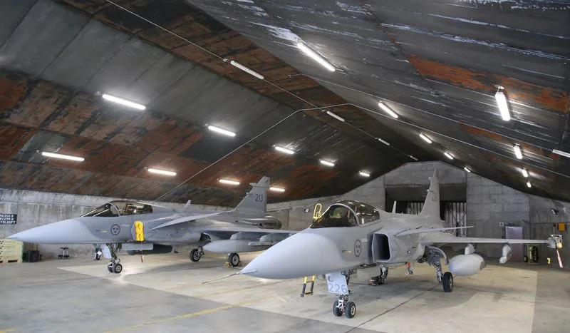 Švedski Gripeni Patroliraju Iznad Islanda — NATO Jača Prisutnost U Arktiku