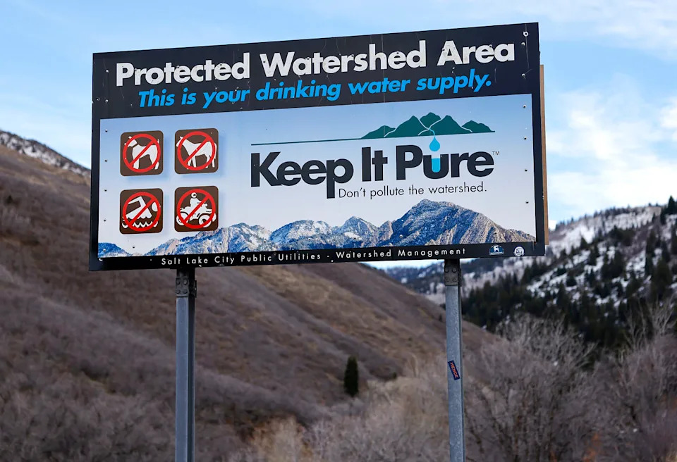 Topla zima i rekordno nizak snežni pokrivač povećavaju rizik od požara na zapadu SAD