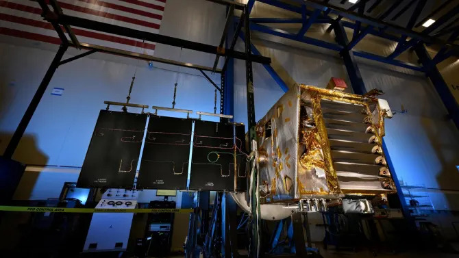 Softverska greška pogubila NASA-in Lunar Trailblazer — solarni paneli okrenuti 180° od Sunca