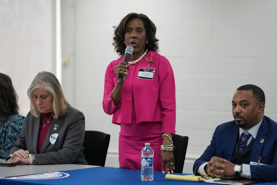 Illinois Primary Turns Into a Candidate Frenzy After Wave of Congressional Retirements