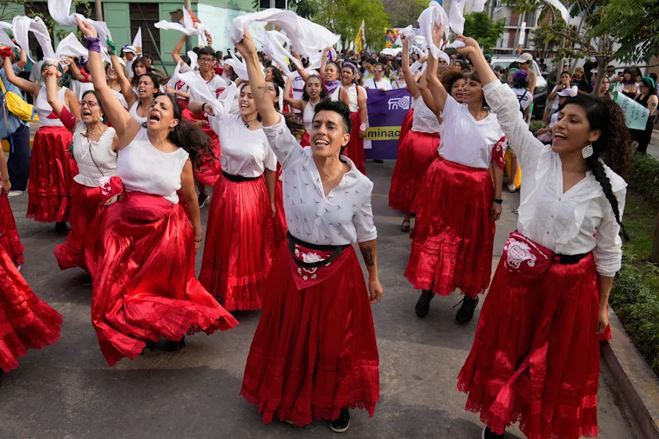 Fotografije: Marševi i demonstracije — Žene obeležile Međunarodni dan žena