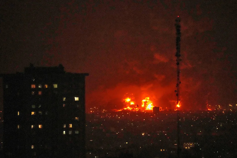 Trampova „roaring“ ekonomija tromo počela 2026: Gubitak radnih mesta, skok cena goriva i pad berze