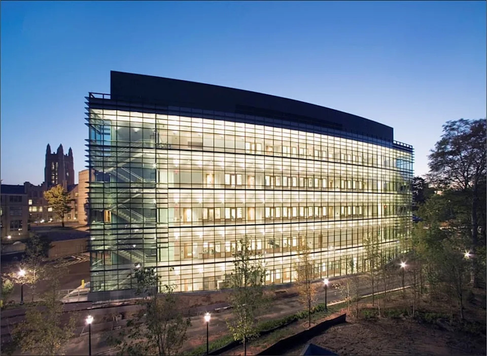 Yale SOM Produbljuje Veze Sa Inženjerstvom i Obučava Novu Generaciju Tehnički Pismenih Lidera