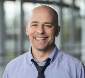 Yale SOM Produbljuje Veze Sa Inženjerstvom i Obučava Novu Generaciju Tehnički Pismenih Lidera