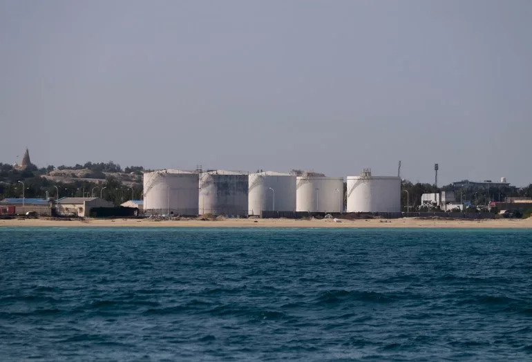 „Siroče‑biser“ Kharg: Skriveno Ostrvo Koje Pokreće Iransku Naftnu Privredu