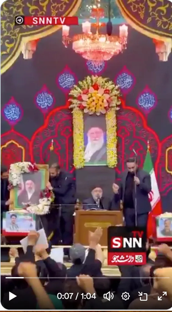 Provera činjenica: Video o „kartonskom“ ajatolahu Mojtaba Hosseini Khameneiju je lažan — original prikazuje uokvirenu fotografiju