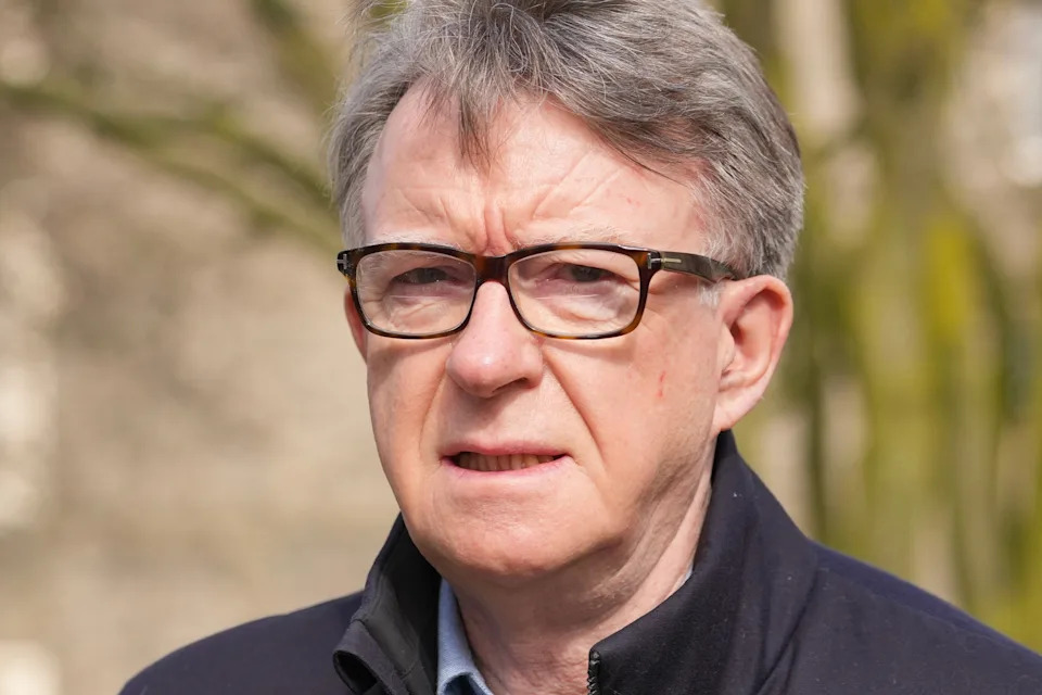 Skandal oko imenovanja Mandelsona: Starmer Pod Pritiskom Nakon Objave Dokumenata