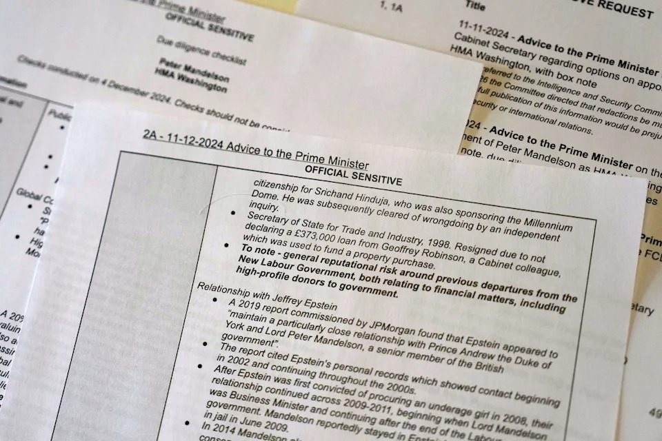 Skandal oko imenovanja Mandelsona: Starmer Pod Pritiskom Nakon Objave Dokumenata