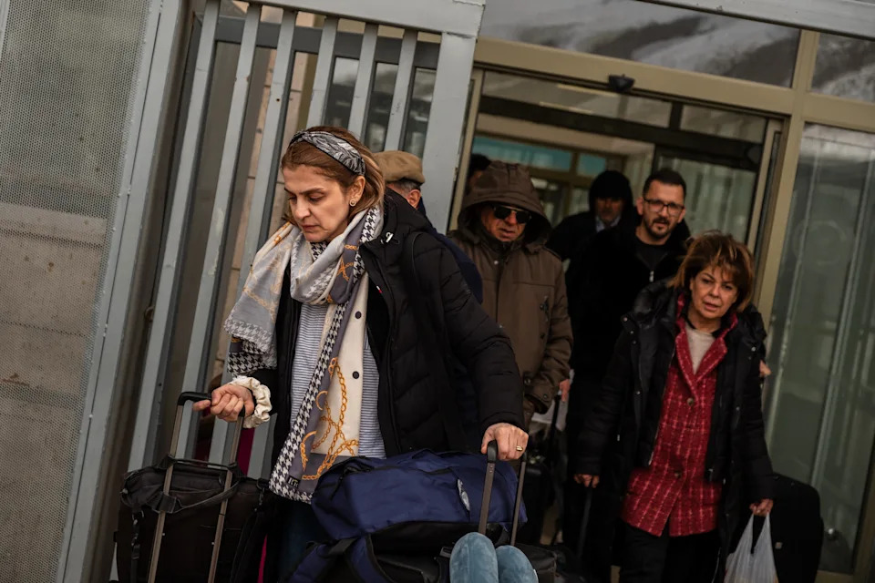 Rat U Iranu Gura Milione U Raseljavanje — Turska Pojačava Granicu